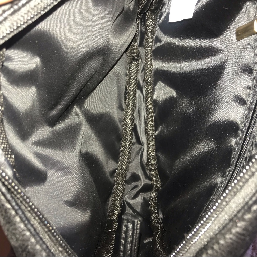 Black Purse with Roses - Picture 2 of 4
